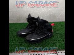 KUSHITANI (Kushitani)
K-4562
FLOW
SHOES
Flow shoes
black
26.0cm