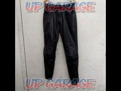 Rookia
Leather pants
Size: LL