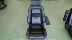 RECARO ES-V
Reclining seat + optional armrest included
 Driver's seat side