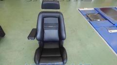 RECARO ES-V
Reclining seat + optional armrest included
 passenger side