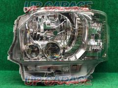 There is a reason left Toyota
Hiace 200 series
Type 4
Type 5
6 type
7-inch
Dark prime
Genuine headlight
LED
koito
26-137
Stamp: A3