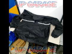 Size MSKY
Rain suit
Black color/ER-02 top and bottom
Storage pouch set