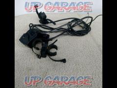 Universal/12V car DAYTONA
Motorcycle power outlet USB2 port
Cigarette lighter socket x 1