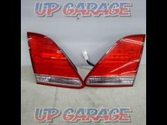 TOYOTA
Crown Royal genuine trunk tail