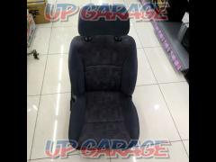 Nissan
ECR33
Skyline
Type M
Genuine sheet
* Driver's seat side
