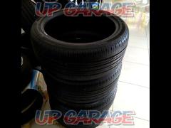 BRIDGESTONE
ALENZA
LX100
285 / 40R22
Tire only four set
* Installation not possible due to large diameter. Only available for take-out.
