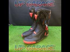 US7.5DAINESE
Riding boots