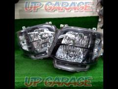 Unknown Manufacturer
Genuine type
Inner Black
HID headlights
Right and left