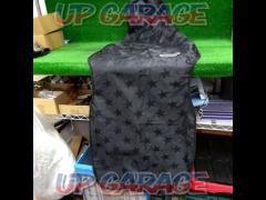 AUTHENTIC
WATER
PROTECTION
Waterproof seat cover
