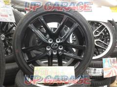 LEXUS
CT200h
Special specification car
Black sequence genuine wheels
+
YOKOHAMA
BluEarth-GT
AE 51