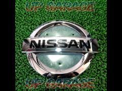 Nissan genuine
Back door emblem Serena