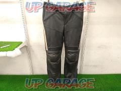 DUCATI
Leather pants
Size: 52