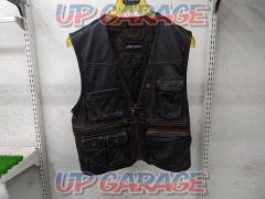AMIR
SON'S
Leather vest
Size: L