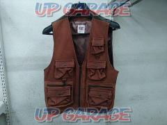 FRONT
LINE
Leather vest
Size: L