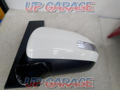 Toyota Alphard
ANH20W
Genuine mirror * Left side only