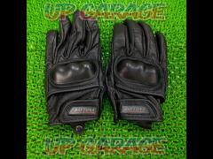 Size:MDAYTONA
Goatskin glove