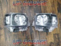 Hiace manufacturer unknown
LED headlights
Right and left