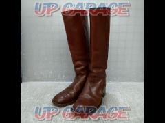 Unknown Manufacturer
Knee-high boots
Size: 9.5 (approx. 27.5 cm)