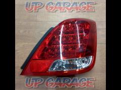 Toyota
Crown
Majesta genuine tail lens
R
Right