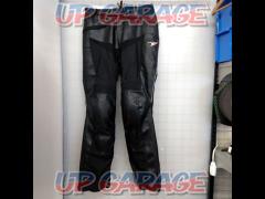 Seools
Shields
Half leather pants
L size