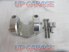 Unknown Manufacturer
Handle clamp
(X04386)
