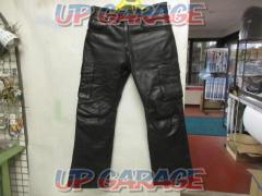 MOTO
FIELD
Leather pants
(X041059)