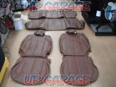 Artina
Standard seat cover
Brown
■
Hiace 200
Super GL
Type 1 / Type 2