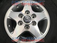 Nissan genuine
E25/CARAVAN OEM Aluminum Wheels
