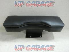 Unknown Manufacturer
Door armrest
For the passenger seat
■
Hiace 200
Narrow-body