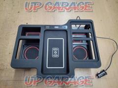 Cartist
With wireless charging function
Additional Tray
■For 200 series Hiace