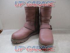 Unknown Manufacturer
High cut boots
Size 37?