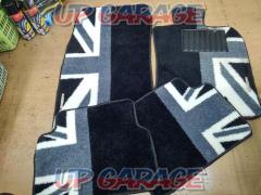 Preciousf
Union jack design
Floor mat
Cool
tone
■MINI
Mini Clubman
R55