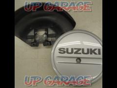 Suzuki genuine
(Jimny
JB23)
Rear tire cover
X04458