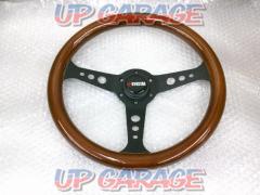 Unknown Manufacturer
Wooden x3 spoke steering wheel