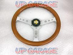 MOMO
INDY
*Wood/3-spoke steering wheel
