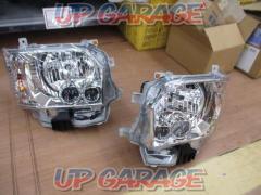 Toyota
Hiace 200
8-inch genuine
LED headlights
Right and left