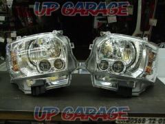 Toyota
Hiace 200
4th/5th/6th/7th Genuine
LED headlights
Right and left