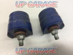 No Brand
Bump stopper
Front for Hiace
200 series
4WD only