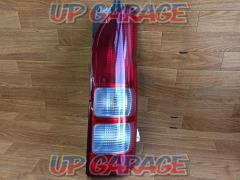 Toyota genuine
Tail lens
Right only
[Hiace
200 series
1 type / 2 type / 3 type]