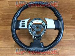 Nissan genuine
Leather steering wheel Fairlady Z
Z33