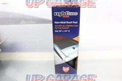 Rightline
Gear
(Light Line Gear)
Anti-slip roof pad
99×86cm
For car top carriers
PRG-100652