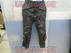 Unknown Manufacturer
Leather pants
black
Size: 33