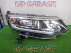 Right side only Honda genuine
HID headlights