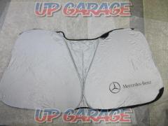 Mercedes-Benz genuine option
Folding sunshade