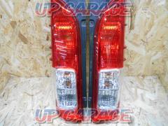 Toyota
200 Hiace 4th to 7th generation genuine tail lens