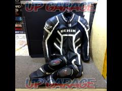BERIK (Berwick)
One-piece leather suit
[Size S]
