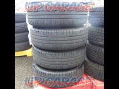 [Four] only tire MICHELIN
ENERGY
SAVER4
