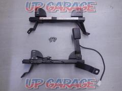 BRIDE
Side stop seat rail
Part number: F019