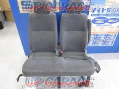 Toyota
200 series Hiace 2 type wide 10 passengers
Genuine second seat (second row seat)