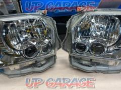 Toyota genuine 200 series Hiace 7 type genuine LED headlight
Right and left